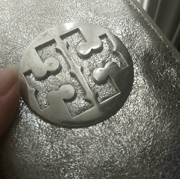 Silver Tory Burch wallet - Picture 3 of 5